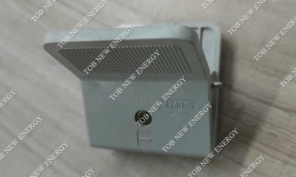 15A Pouch Cell Test Fixture 15A Pouch Cell Test Fixture
