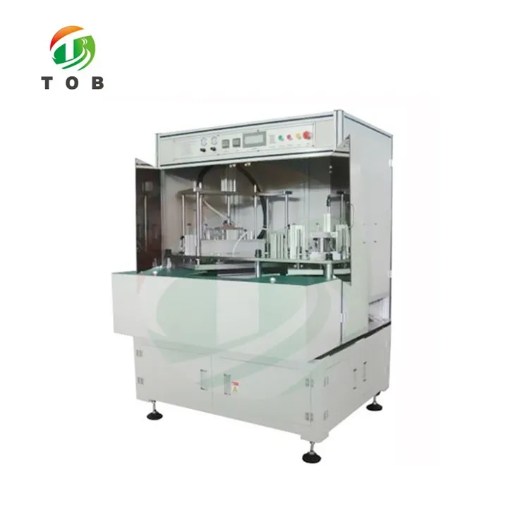 Bouche vakyòm ak koupe kwen